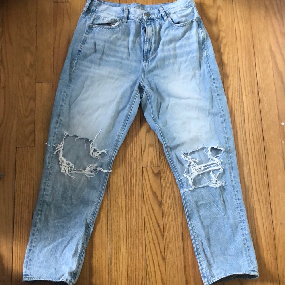 American Eagle high rise mom jeans size 10